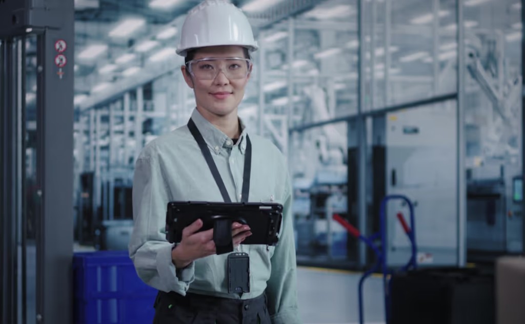 Manufacturing training scenarios with AI avatars
